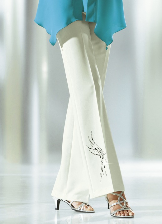 Hosen mit Knopf- und Reißverschluss - Hose mit schmückendem Strasszier-Motiv, in Größe 018 bis 092, in Farbe ECRU Ansicht 1