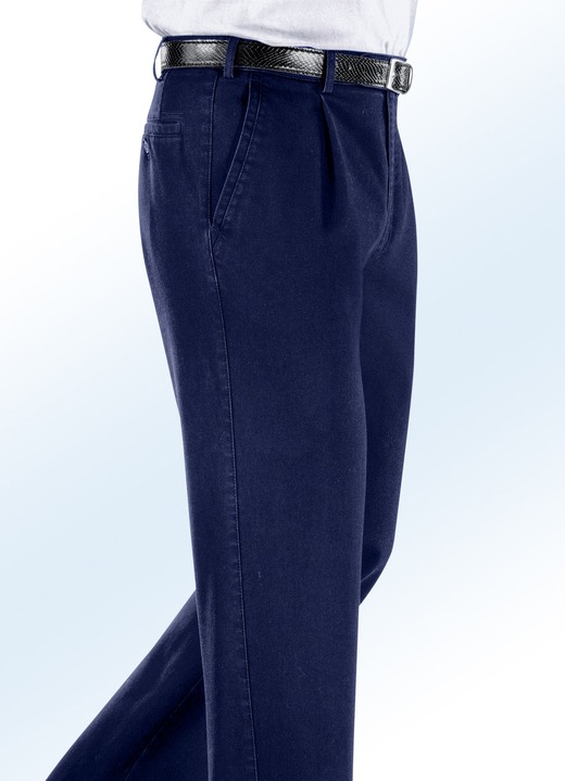 Jeans - Bügelfreie Jeans mit Zieretikett in 3 Farben, in Größe 024 bis 062, in Farbe DARKBLUE Ansicht 1