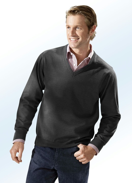 Uni - Pullover in 4 Farben mit V-Ausschnitt, in Größe 046 bis 062, in Farbe SCHWARZ Ansicht 1