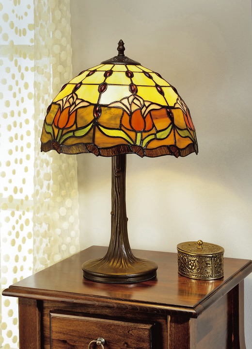 Klassische Möbel - Tiffany-Leuchte, 1-flammig mit durchgefärbten Tiffany-Glasstückchen, in Farbe BUNT, in Ausführung Tischleuchte