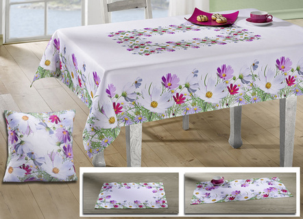 Frühlingshafte Tisch- und Raumdekoration mit Blüten-Motiv
