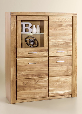 Highboard mit Massivholzfronten