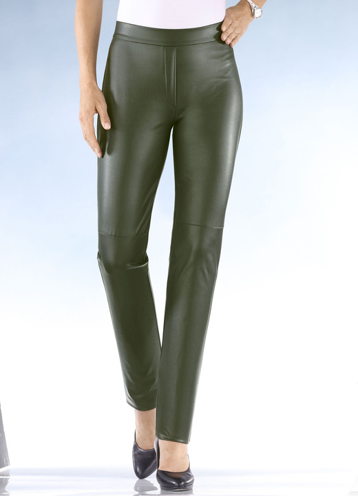 Hosen in Schlupfform - Hose aus softem Nappaleder-Imitat, in Größe 018 bis 235, in Farbe OLIV Ansicht 1