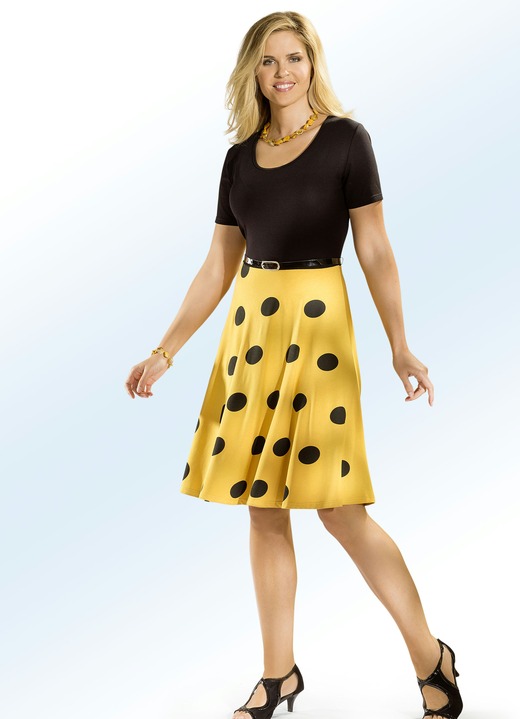Sommerkleider - Kleid in angesagtem Tupfen-Dessin mit Gürtel, in Größe 036 bis 050, in Farbe GELB-SCHWARZ Ansicht 1