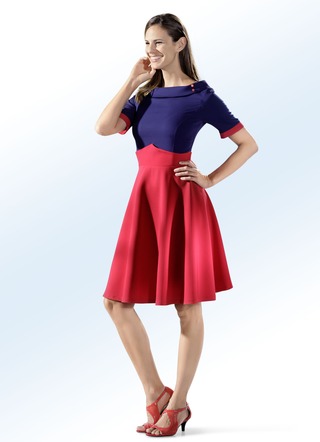 Kleid mit U-Boot Ausschnitt