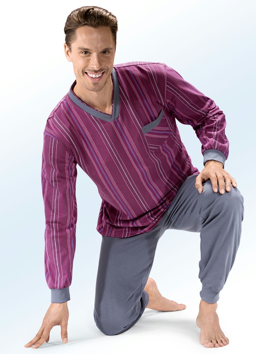 Schlafanzüge - Schlafanzug mit V-Ausschnitt, Brusttasche, Arm- und Beinbündchen, in Größe 050 bis 064, in Farbe CHIANTI-BUNT