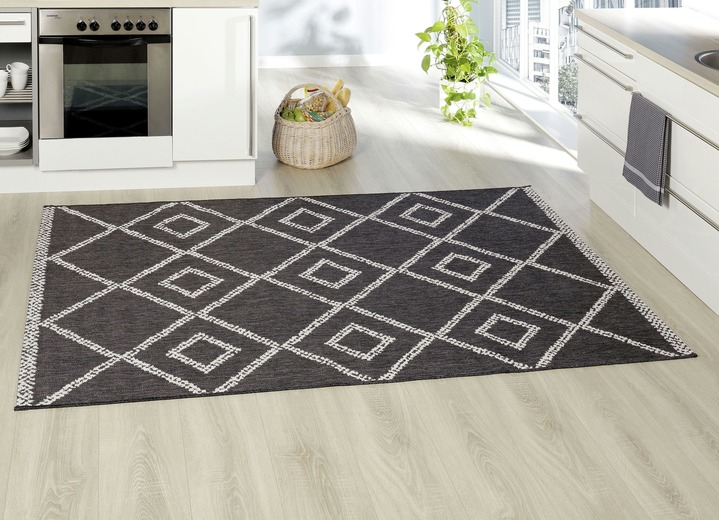 Brücken und Teppiche im natürlichen Sisal-Look - Teppiche ...