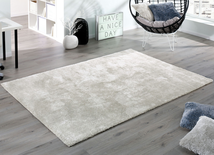 Hochflor-Teppiche und Kissen mit Baumwoll-Rückseite ...