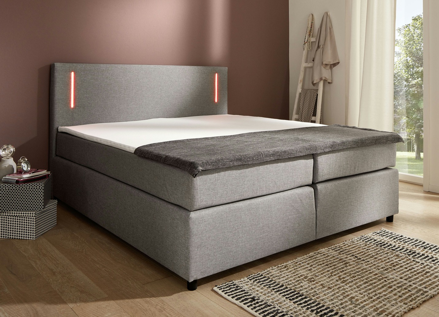 Boxspringbett mit LED-Beleuchtung - Betten | BADER