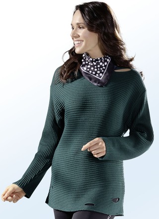 Pullover in 2 Farben  mit flachem Halsausschnitt