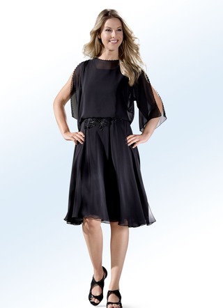 Kleid mit dekorativer Perlenzier
