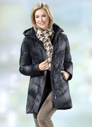 Jacke mit abnehmbarer Kapuze