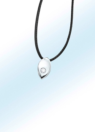 Anhänger mit lupenreinem Brillant und Lederhalsband