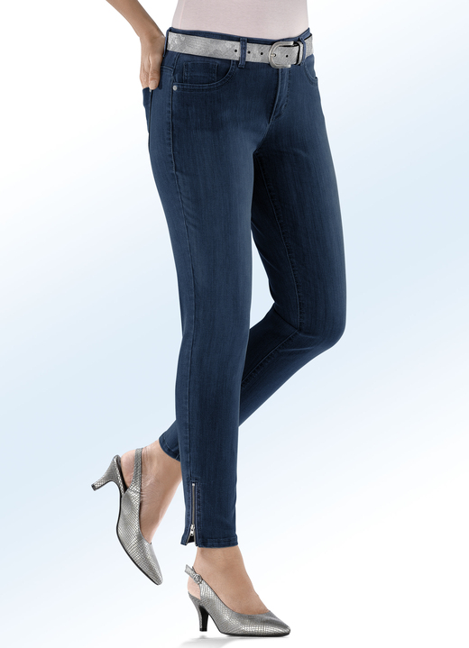 Hosen mit Knopf- und Reißverschluss - Magic-Jeans mit modischen Reißverschlüssen an den Beinabschlüssen, in Größe 017 bis 050, in Farbe DUNKELBLAU Ansicht 1