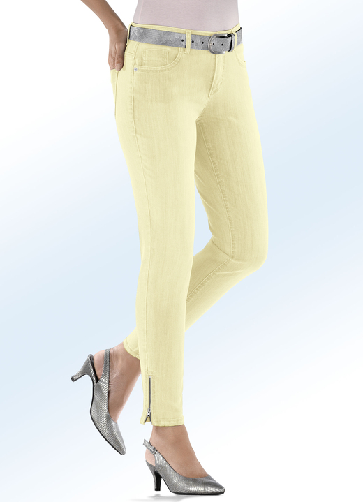 Hosen mit Knopf- und Reißverschluss - Magic-Jeans mit modischen Reißverschlüssen an den Beinabschlüssen, in Größe 017 bis 050, in Farbe HELLGELB Ansicht 1