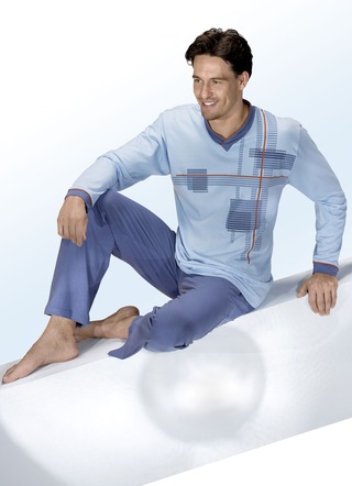 Schlafanzug mit V-Ausschnitt, platziertem Druck und offenen Beinabschlüssen