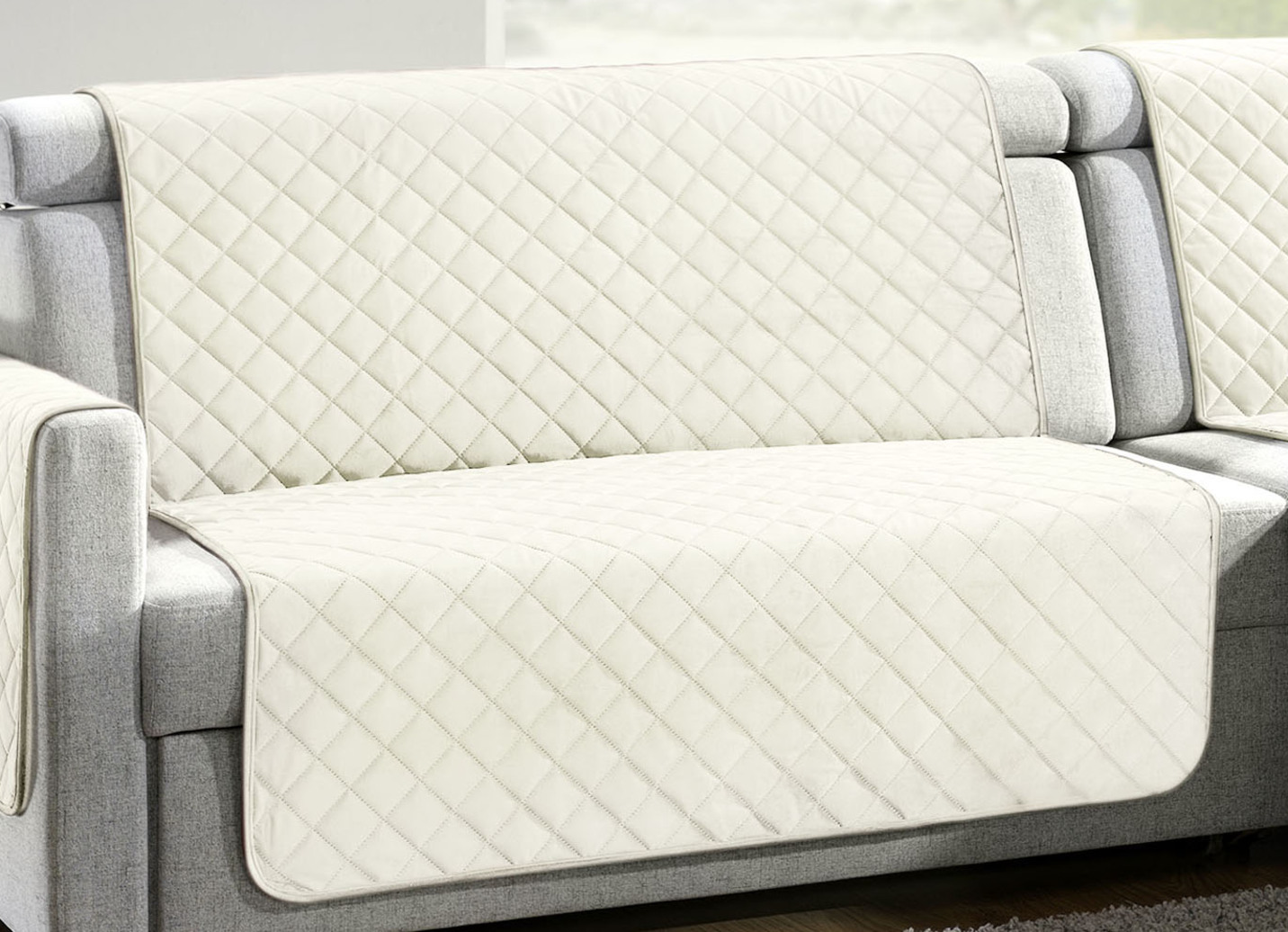 Edle Wohnaccessoires mit Bandeinfassung - Sessel ... Edle Wohnaccessoires mit Bandeinfassung - Sessel ...