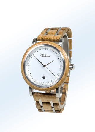 Herrenuhr mit Holzband der Marke Waidzeit