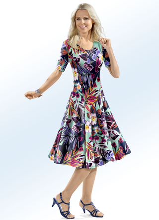 Extravagantes Kleid in bequemer Schlupfform