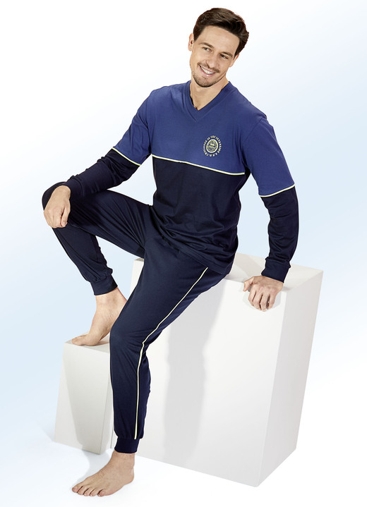 - Schlafanzug mit V-Ausschnitt und Druckmotiv, in Größe 050 bis 062, in Farbe NAVY-BLAU