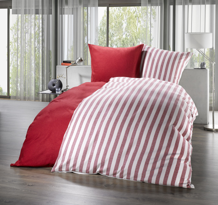 - Kuschelige Flanell Bettwäsche-Garnitur, in Größe 112 (80/80 cm + 135/200 cm) bis 115 (80/80 cm + 155/220 cm), in Farbe ROT, in Ausführung Streifendessin