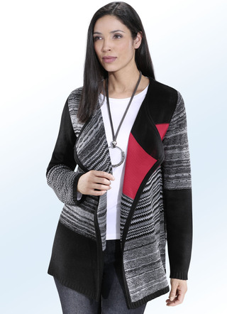Strickjacke in Mustermix und mit Zipfelblende