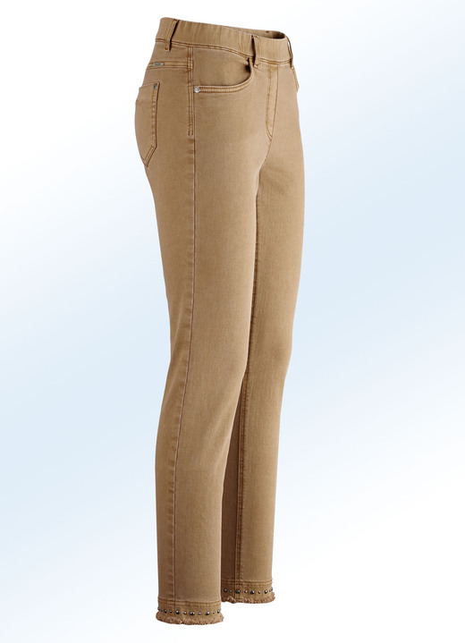 Hosen - Magic-Jeans mit toller Nietenzier sowie angesagtem Fransensaum, in Größe 017 bis 052, in Farbe COGNAC Ansicht 1