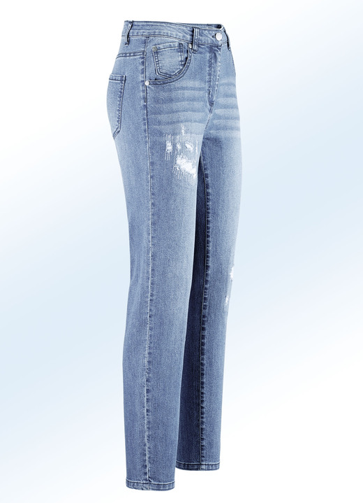 - Jeans mit aufwendig gearbeiteten Destroyed-Effekten, in Größe 017 bis 050, in Farbe HELLBLAU Ansicht 1