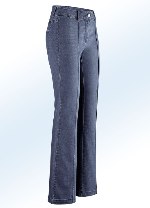 Hosen mit Knopf- und Reißverschluss - Jeans in angesagter Boot Cut-Form, in Größe 017 bis 050, in Farbe JEANSBLAU Ansicht 1