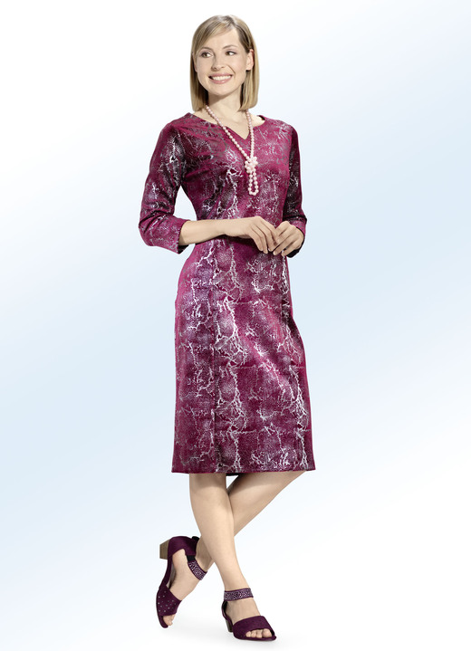 - Kleid  in Schlupfform, in Größe 038 bis 054, in Farbe BEERE-SILBER