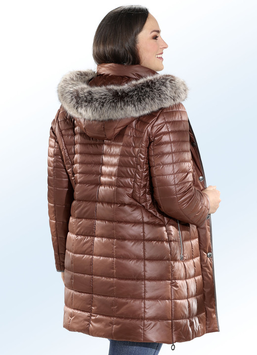 Wintermäntel - Kurzmantel mit Akzenten aus Nappaleder-Imitat Wintermäntel - Kurzmantel mit Akzenten aus Nappaleder-Imitat, in Größe 040 bis 060, in Farbe KASTANIE