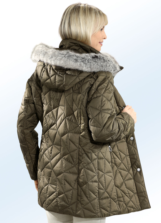 Winterjacken - Jacke in 2 Farben mit interessanter Steppung Winterjacken - Jacke in 2 Farben mit interessanter Steppung, in Größe 038 bis 054, in Farbe MOOSGRÜN