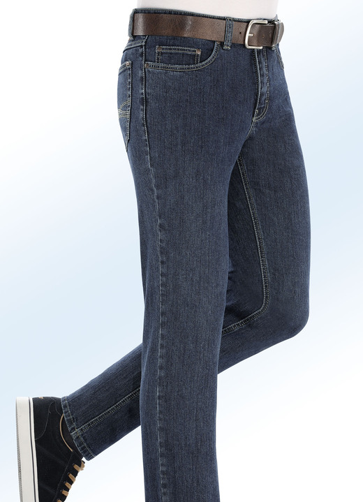 Jeans - Lässige Jeans in 2 Farben, in Größe 026 bis 062, in Farbe MITTELBLAU Ansicht 1