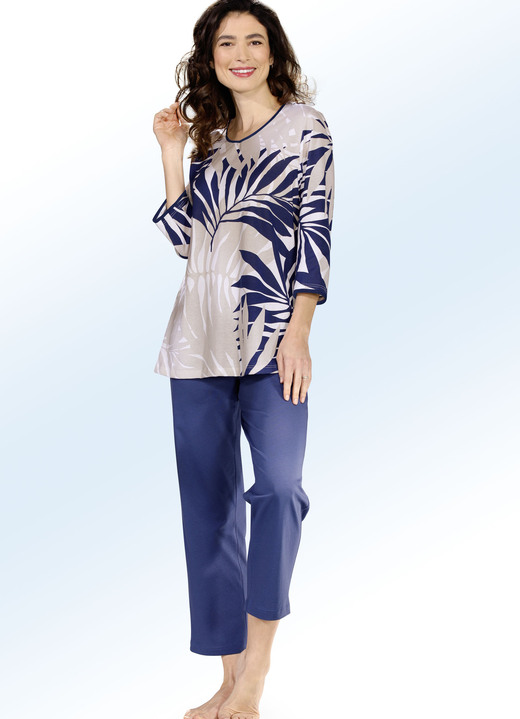- Schlafanzug mit Rundhals und langer Hose, in Größe 036 bis 052, in Farbe MARINE-SAND