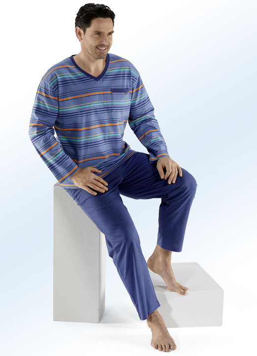 Herrenwäsche - Schlafanzug mit V-Ausschnitt und garngefärbtem Ringeldessin, in Größe 046 bis 060, in Farbe BLAU-BUNT Ansicht 1