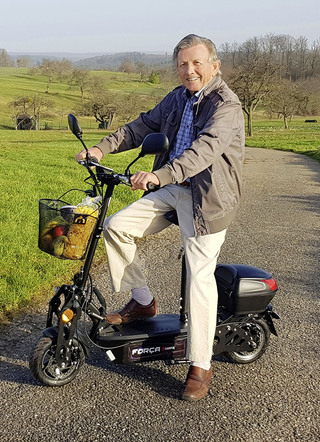 Wartungsfreier E-Faltroller mit leistungsstarkem Motor