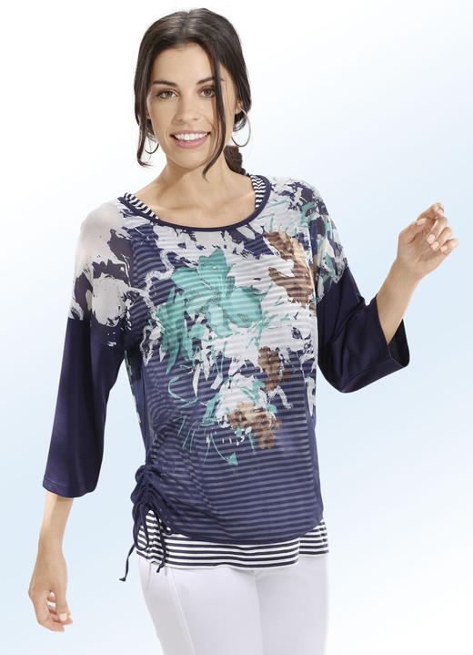 - Doppellagiges Shirt mit Zierplättchen, in Größe 036 bis 052, in Farbe BLAU-WEISS-BUNT