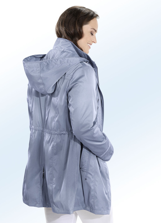 - Jacke in 2 Farben mit verdeckter Druckerleiste, in Größe 040 bis 060, in Farbe JEANSBLAU