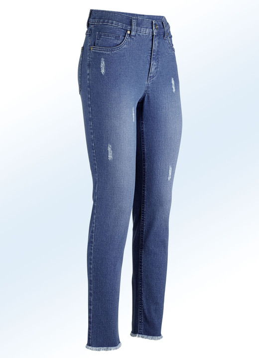 Hosen - Knöchellange Jeans in 5-Pocket-Form, in Größe 017 bis 050, in Farbe JEANSBLAU Ansicht 1