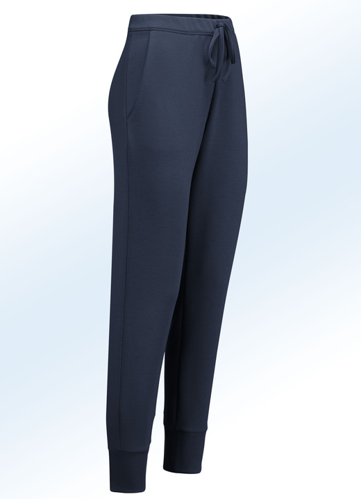 Hosen - Jerseyhose im stadttauglichen Joggpant-Style, in Größe 017 bis 052, in Farbe MARINE Ansicht 1