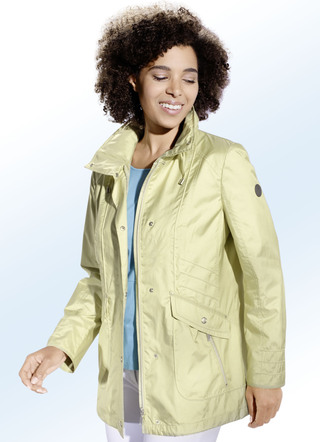 Jacke in 2 Farben mit im Kragen verstaubarer Kapuze