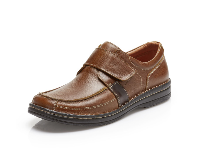 Slipper & Schnürschuhe - GINO GALANTE, klassische Herren-Slipper, mit herausnehmbarem Fußbett, in Größe 040 bis 047, in Farbe COGNAC Ansicht 1