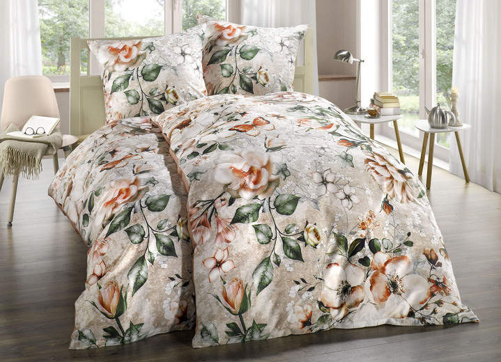 - Bettwäsche-Garnitur mit Blüten- und Schmetterlingsmotiven, in Größe 112 (80/80 cm + 135/200 cm) bis 115 (80/80 cm + 155/220 cm), in Farbe BUNT
