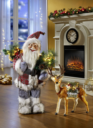 Weihnachtsmann und Rentier aus Kunst- und Textilmaterial