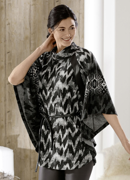 Ponchos - Poncho-Pullover in weich fließendem Material Ponchos - Poncho-Pullover in weich fließendem Material, in Größe L(44/46) bis XXL(52/54), in Farbe SCHWARZ-ECRU