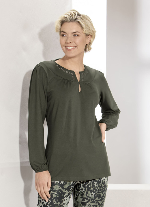 Shirts - Flottes Shirt mit Zierringen in 2 Farben, in Größe 036 bis 052, in Farbe KHAKI Ansicht 1