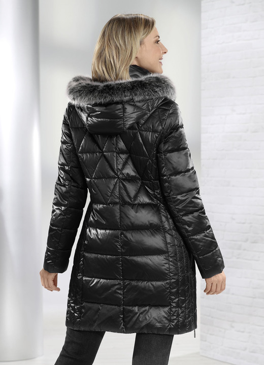 Wintermäntel - Kurzmantel mit Längssteppung seitlich Wintermäntel - Kurzmantel mit Längssteppung seitlich, in Größe 036 bis 054, in Farbe SCHWARZ