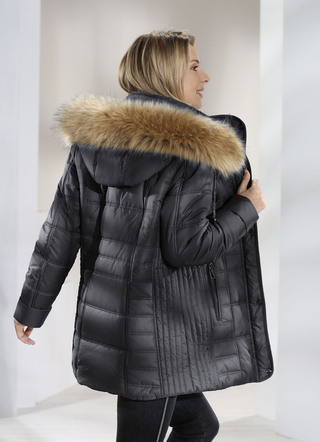 Jacke mit abnehmbarer Kapuze