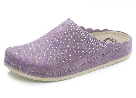 Pantoffel mit frechen Ziernieten
