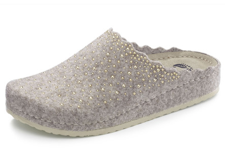 Pantoffel mit frechen Ziernieten